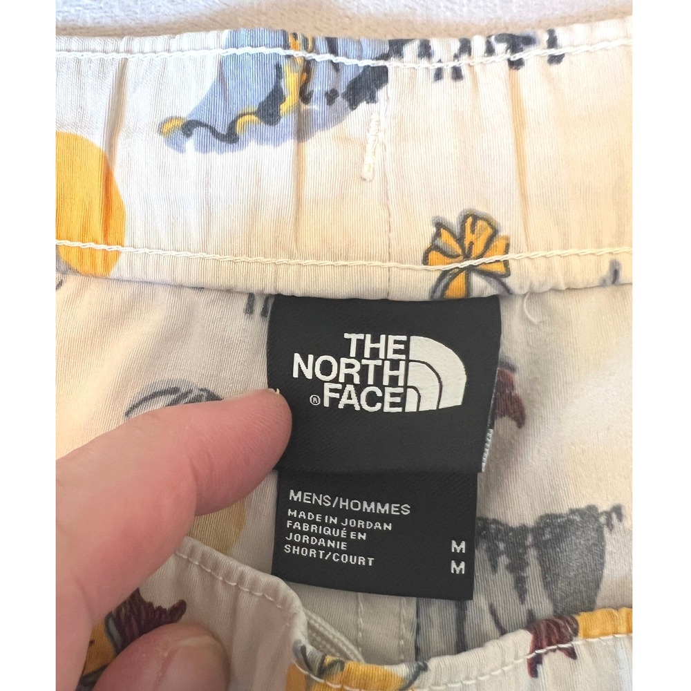 The North Face Mens Class V Yosemite Print Shorts Cream Yellow Medium 5 Inch - Picture 7 of 7